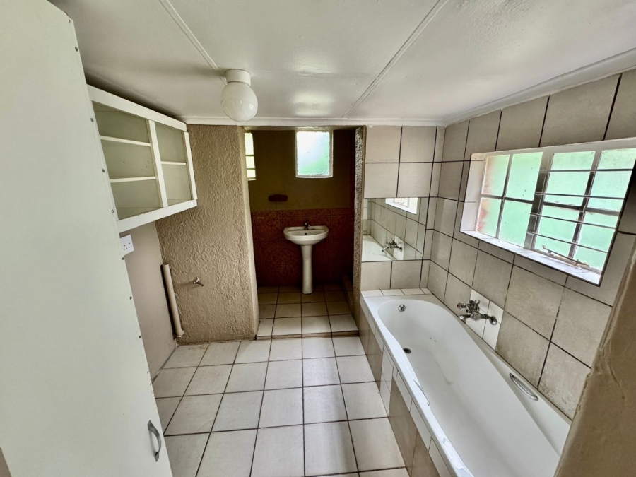 6 Bedroom Property for Sale in Dassie Rand North West